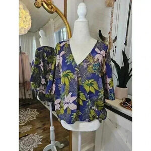 Lost + Wander Women's Size M Blue Flowered Blouse